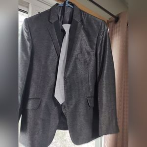 Boys 4 pc suit size 12